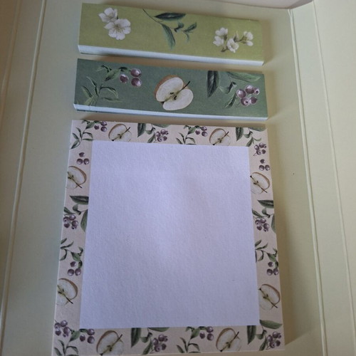 Sticky Notes with Pear Design, Autumn Colors, Pack of 10