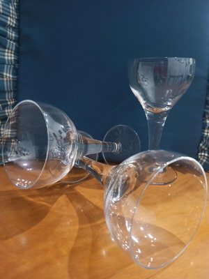 Set of 6 elegant glass cups 19 cm high like new