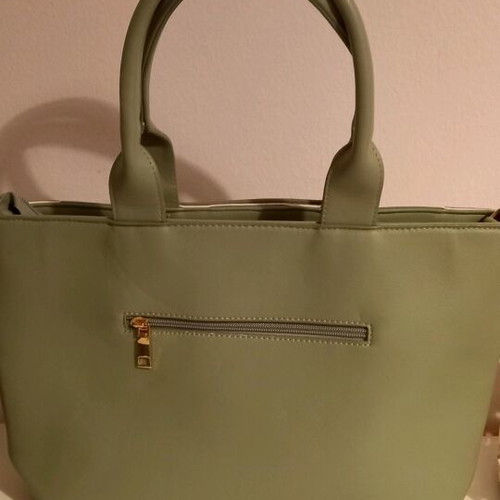 Two-tone handbag like new, white and green, shoulder strap