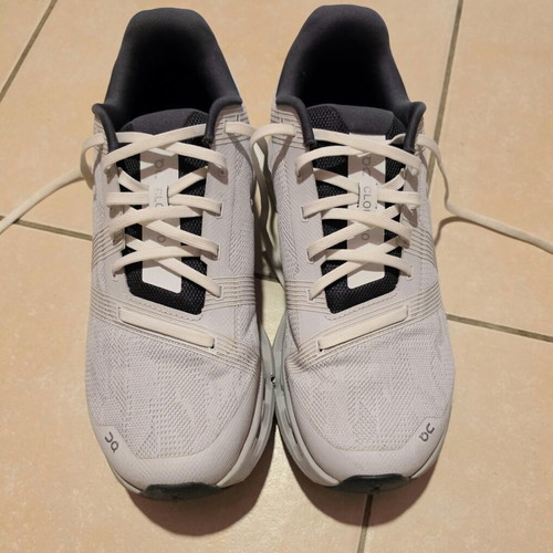 On Running Shoes used, white and grey, size 41