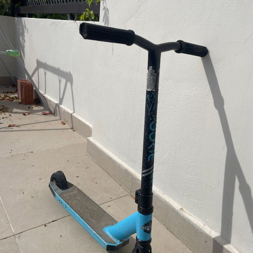 Madd Gear Carve Rookie Freestyle Scooter used, ages 4-7 with helmet gift