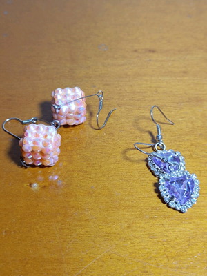 Earrings like new, 2 sets