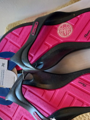Parex flip flops size 36 new, black and pink