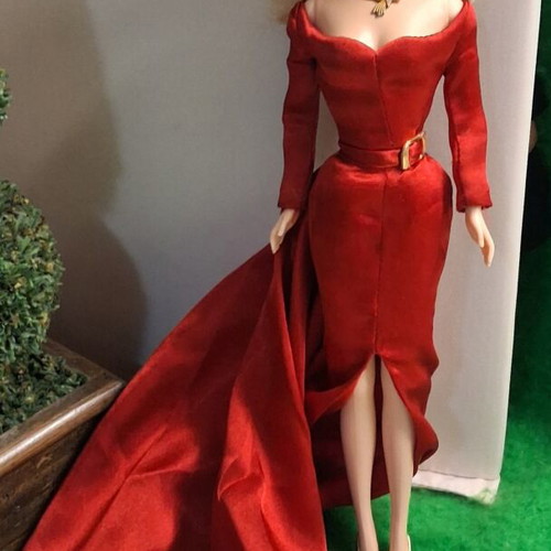 Barbie Hollywood Cast Party Doll 2001 Vintage Mattel Red Gown