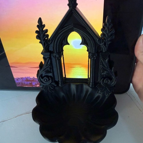 Gothic διακοσμητικό ράφι σαν καινούργιο με αρχιτεκτονικό design
