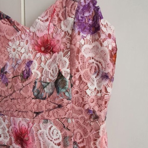 Lace dress with flowers size S new, multicolor