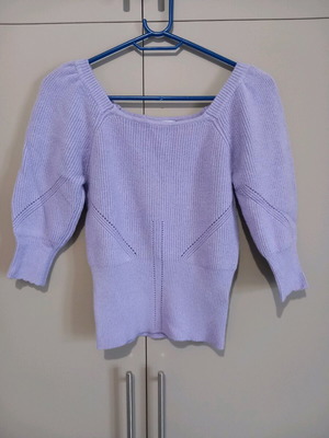 Knitted sweater like new purple with square neckline and 3/4 trumpet sleeve, XS