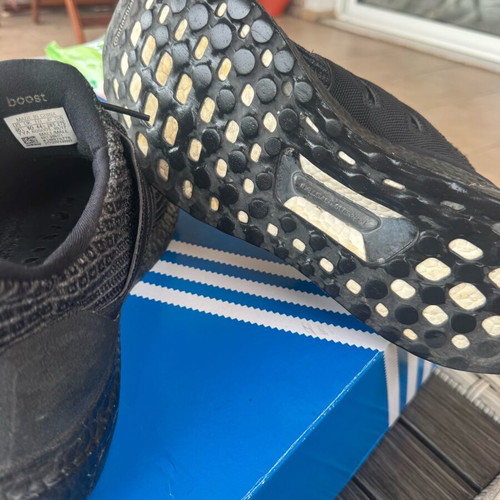 Adidas Ultra Boost used black athletic -  25,00 - Vendora.cy