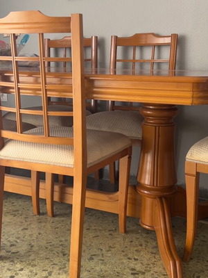 COMPLETE DINING SET - AVAILABLE UNTIL 10/9/2026