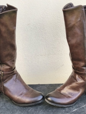 Leather boots like new, size 41, height 42 cm