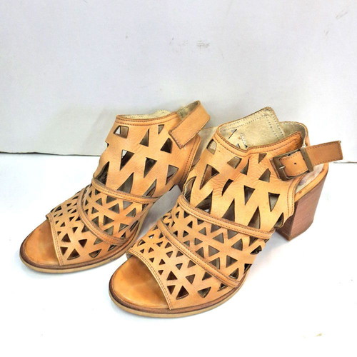 Boxer leather women's sandals size 38 like new, beige, 7cm heel