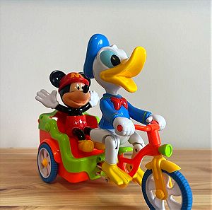 Τρίκυκλο παιχνίδι με τον Donald και τον Mickey