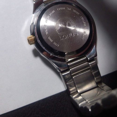 LORUS women's wristwatch used with metal bracelet