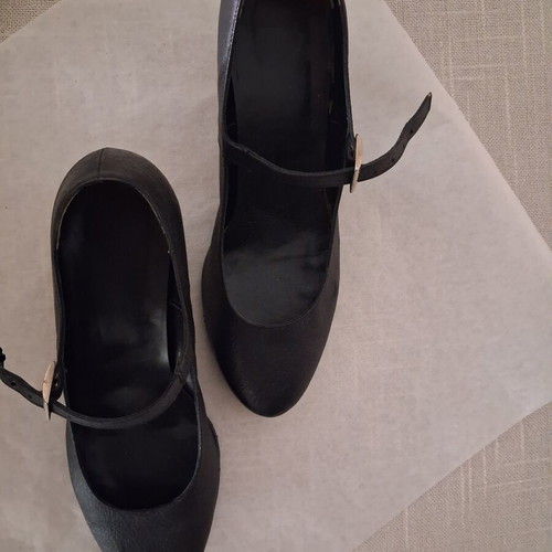 Mary Jane shoes like new, black leather, size 39, heel 5.5 cm