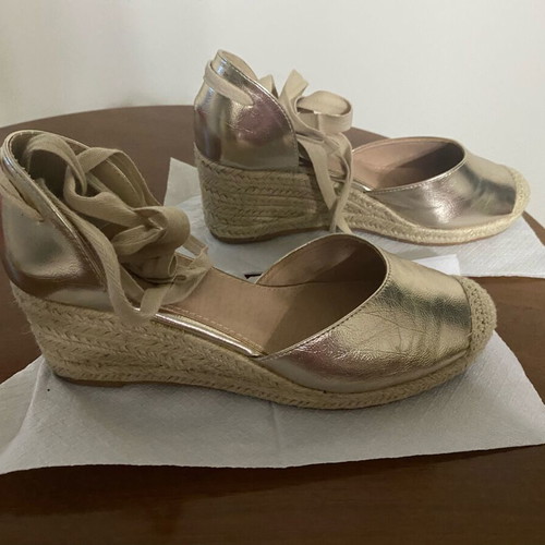 Leather platform sandals gold with beige ties size 41 like new