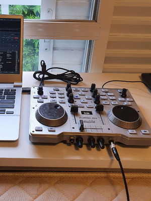 Hercules DJ Console Mk-4 new portable DJ controller with built-in audio interface