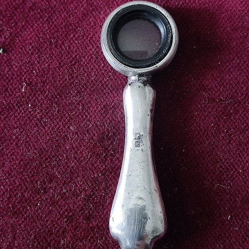 Silver English magnifying glass with ring used, 1910