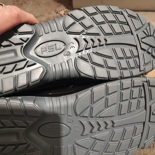 Work safety shoes new, size 43, black and gray