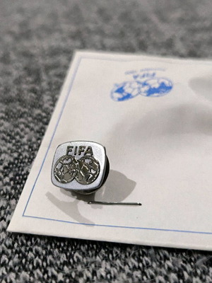 Καρφίτσα Fifa καινούργια, γνήσια