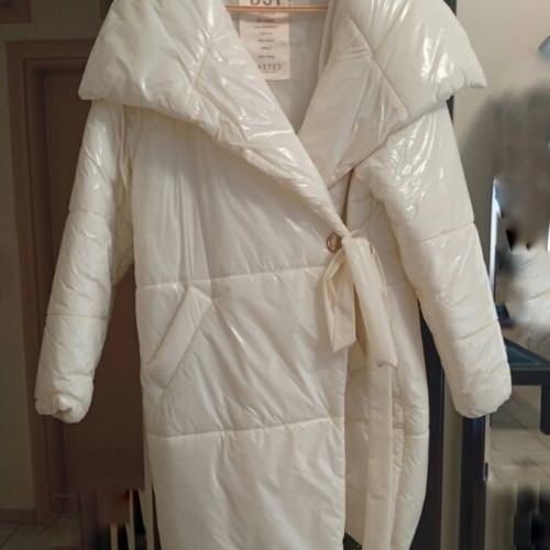 Puffer coat white/cream like new with belt and large collar