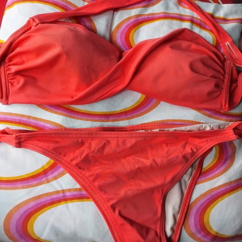 Coral swimsuit like new, adjustable with bra padding, sizes L and XL