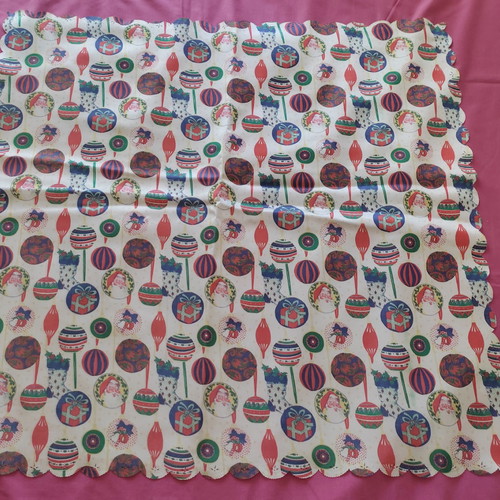 Various Christmas tablecloths used, in good condition