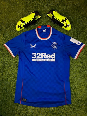 Rangers jersey like new, size Large