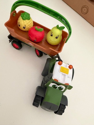 Baby toy with sound and rattle like new