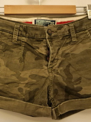 Superdry camouflage shorts like new, size XS, khaki