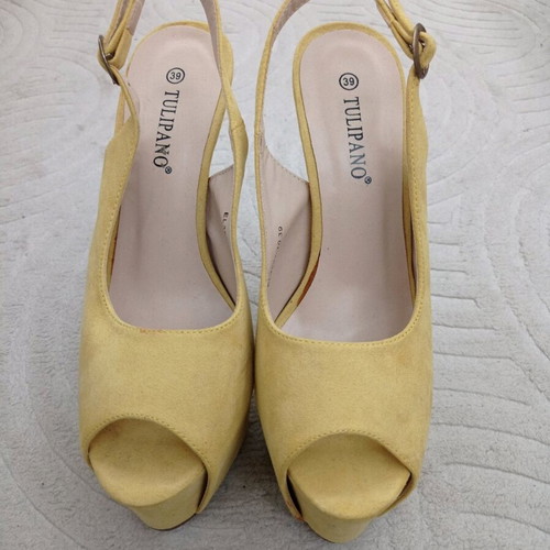 Yellow suede leather sandals used with 15 cm heel