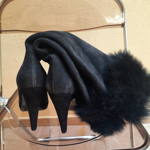 Prada black suede boots with fur size 41 like new, high heels