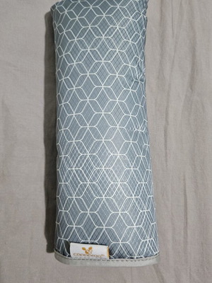 Cangaroo Car Seat Belt Pillow like new, ergonomic child support