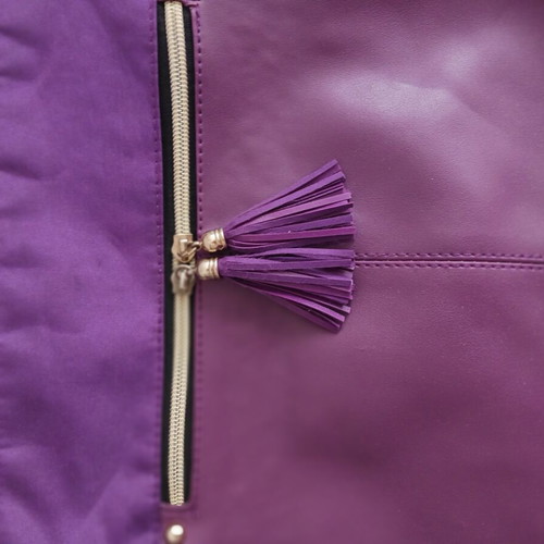 Shoulder bag like new, purple, synthetic material