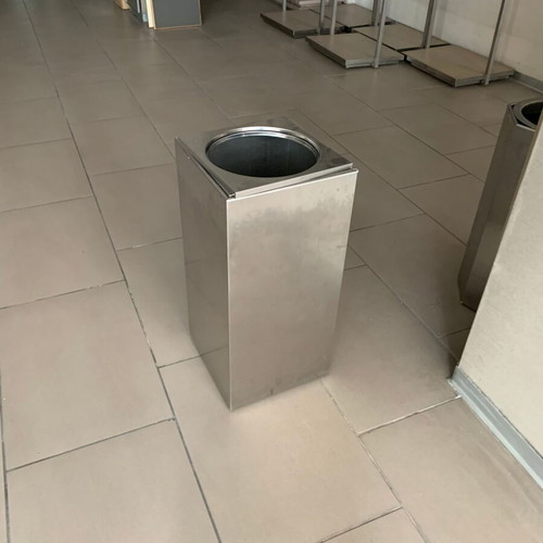 Metal square trash bin 63x30 like new