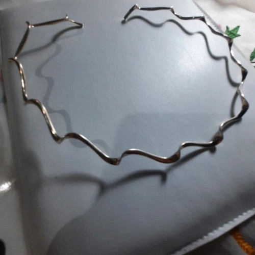 Silver necklace zig zag shaped like new
