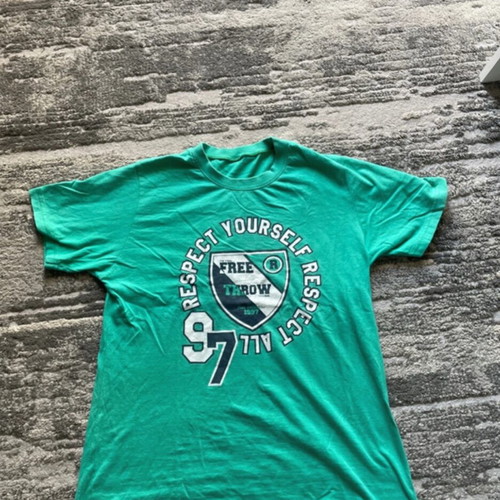 T-shirt like new, green, size 152 cm for 12 years old