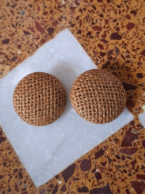 Vintage clip on earrings 80's, like new, brown