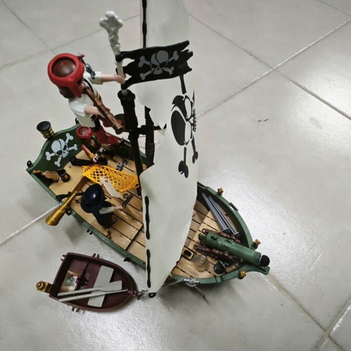 Playmobil Pirates pirate ship used with boat and underwater motor