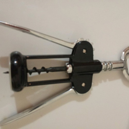 Metal corkscrew wine opener like new