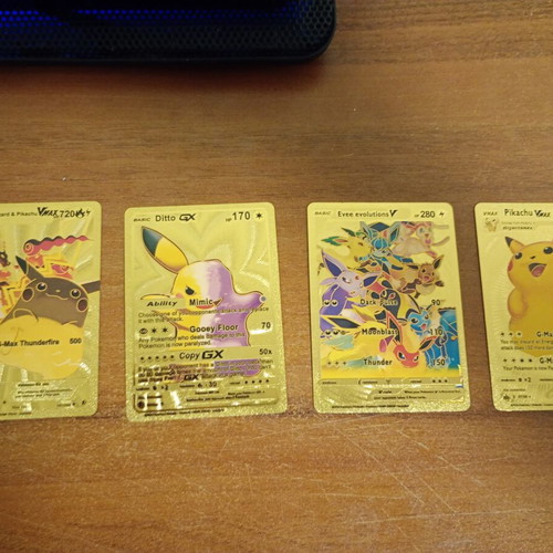 Pokémon Gold Foil Cards like new, set of 4