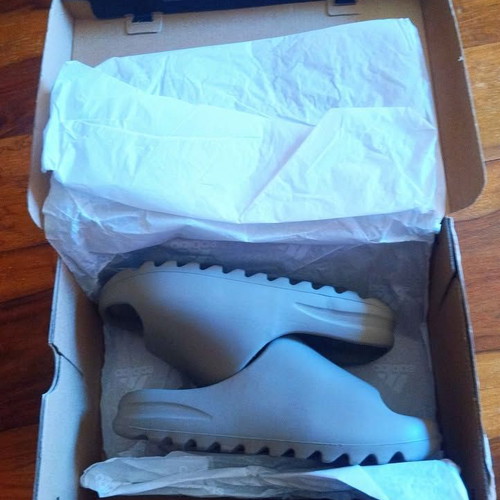 Adidas Yeezy Slide Bone -  35,00 - Vendora.bg