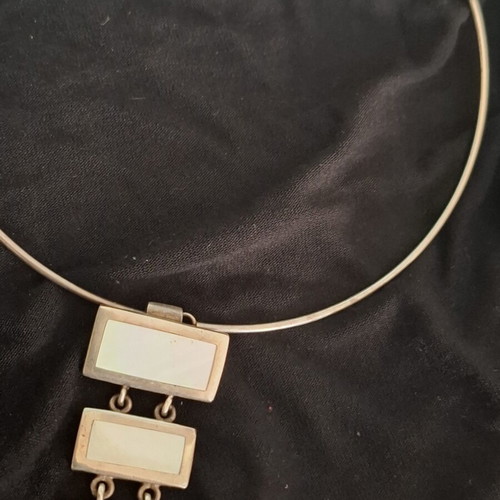 Silver geometric choker necklace with triple pendant like new
