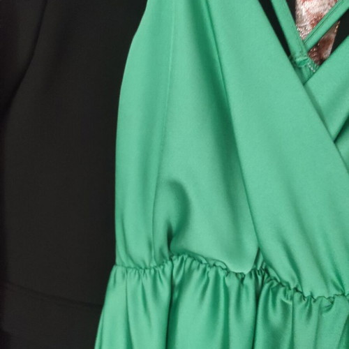Emerald green long dress like new, silk-like fabric, Italy