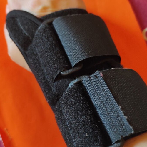Wrist Brace like new