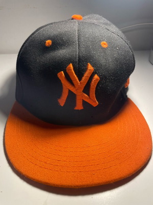 Yankees official New Era 9FIFTY Snapback hat new, black orange