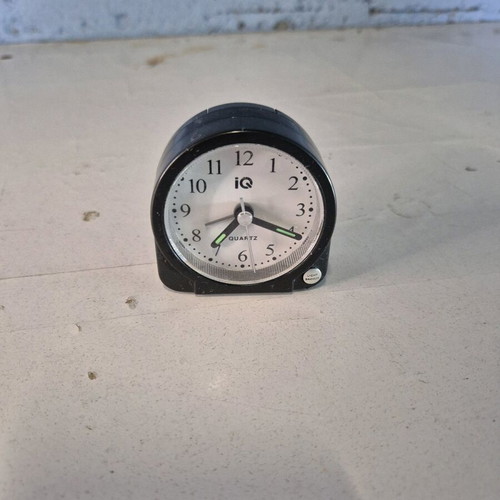 Analog table clock with alarm like new