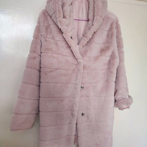 Fluffy women's fur pink like new, one size