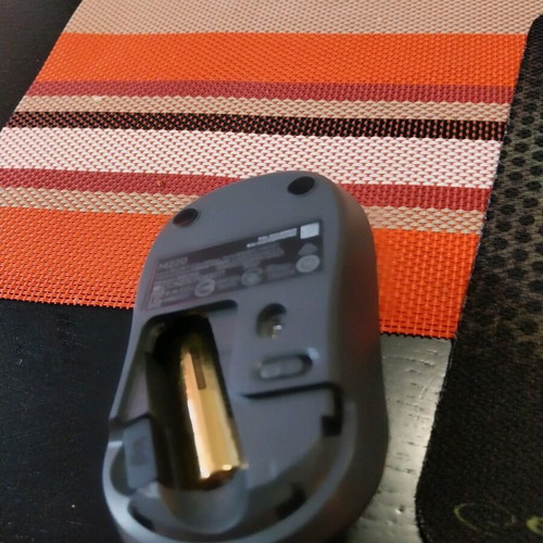 Laptop computer mouse new with special cleaning cloth