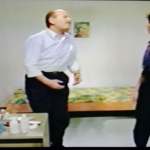 Videocassette used with episodes of the series Authairetoi from Mega