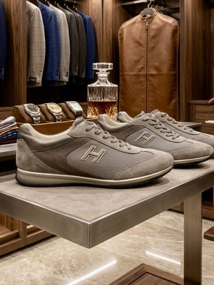 Hogan sneakers size 45 like new luxury Italian footwear